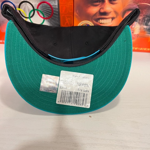 Charlotte Hornets snap back cap - Picture 3 of 5